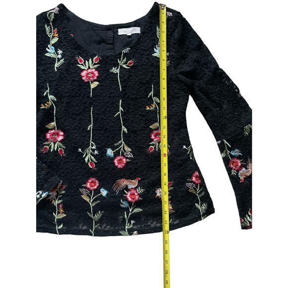 Solitaire Womens/Teen Black Lace Floral Lace Blouse Size Small Flare sleeves - Picture 5 of 7